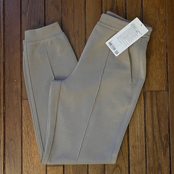 lululemon athletica Pants - Lululemon NWT Softstreme Classic Fit High-Rise Joggers Warm Ash Grey Size Small